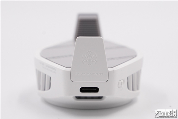 小米10定制版冰封散熱背夾BR11拆解：1分鐘降溫至15度的秘密在此