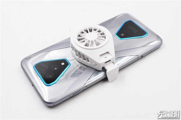 小米10定制版冰封散熱背夾BR11拆解：1分鐘降溫至15度的秘密在此