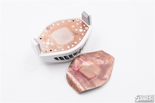 小米10定制版冰封散熱背夾BR11拆解：1分鐘降溫至15度的秘密在此