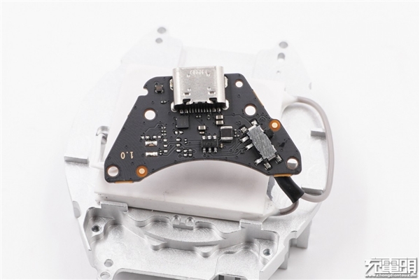 小米10定制版冰封散熱背夾BR11拆解：1分鐘降溫至15度的秘密在此