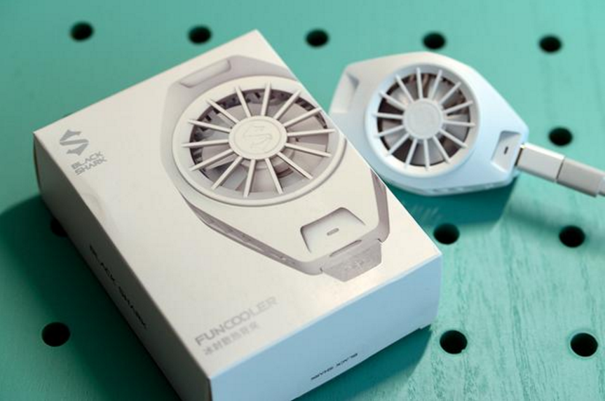 被蘋果iPhone12帶火：黑鯊冰封散熱背夾銷量過百萬，游戲首選配件