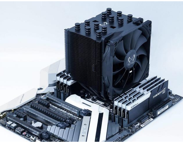 炫黑涂裝！鐮刀發(fā)布新款CPU散熱器