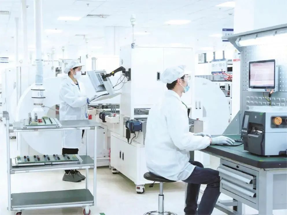 一瓶“魔液”變出新能源車“電池熱安全氣囊”